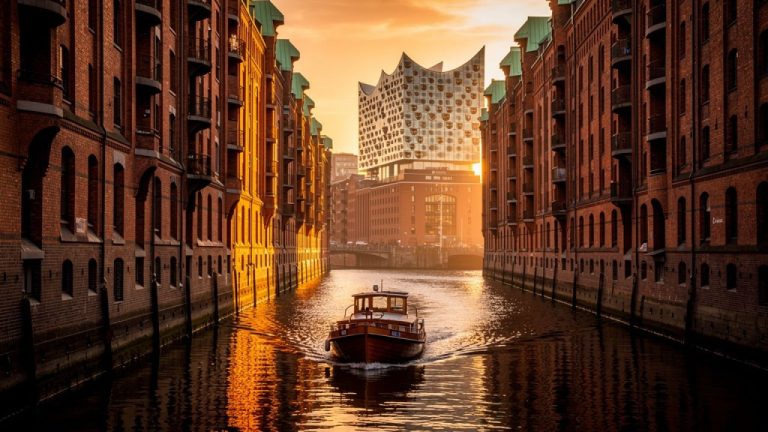 Neuigkeiten zur Fleetfahrt durch die Speicherstadt: Hamburgs Herz auf dem Wasser erleben