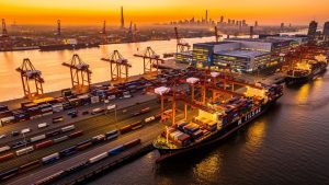 Hamburgs Pulsader: Neuigkeiten zu Containerumschlag und Wirtschaftskraft