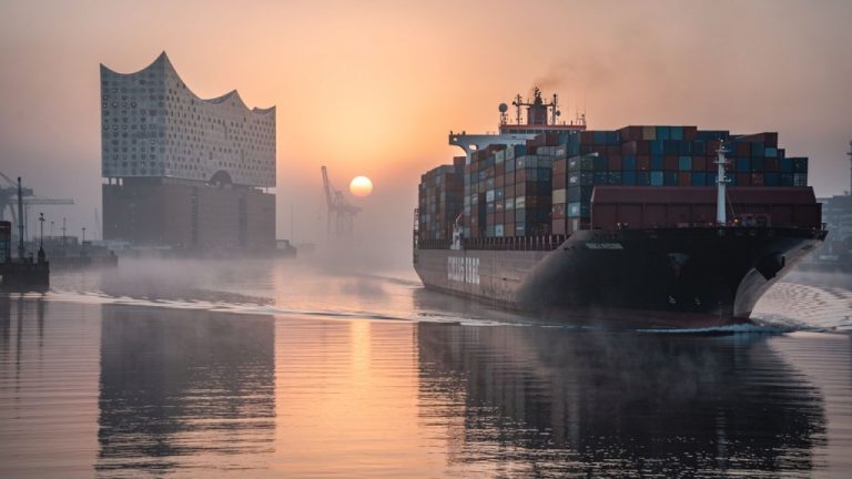 Schiffsparaden im Januar 2026: Hamburgs maritimes Herz im Winter