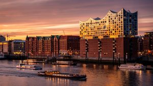 Hamburg vom Wasser aus erleben: Die neuesten Wellen der Hansestadt