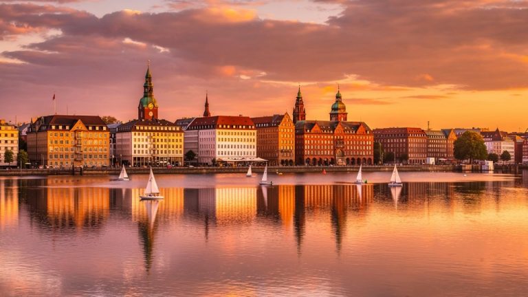 Sonnenuntergang an der Alster: Hamburgs magisches Abendspiel neu erleben