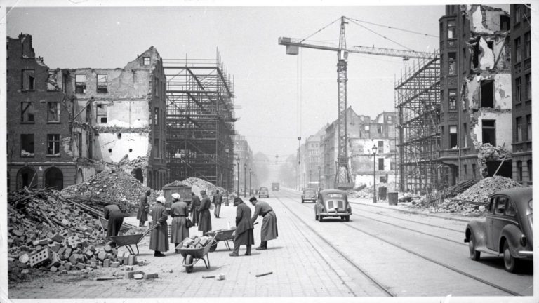 Hamburgs Phoenix aus der Asche: Der Wiederaufbau nach 1945