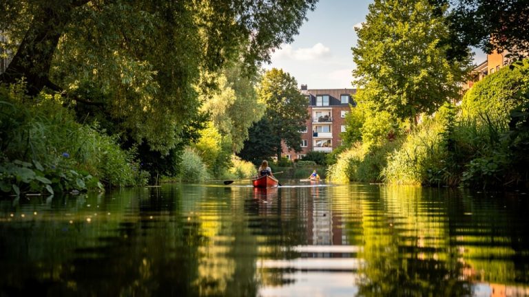 Wasserwandern durch den Eilbekkanal: Dein grünes Abenteuer mitten in Hamburg