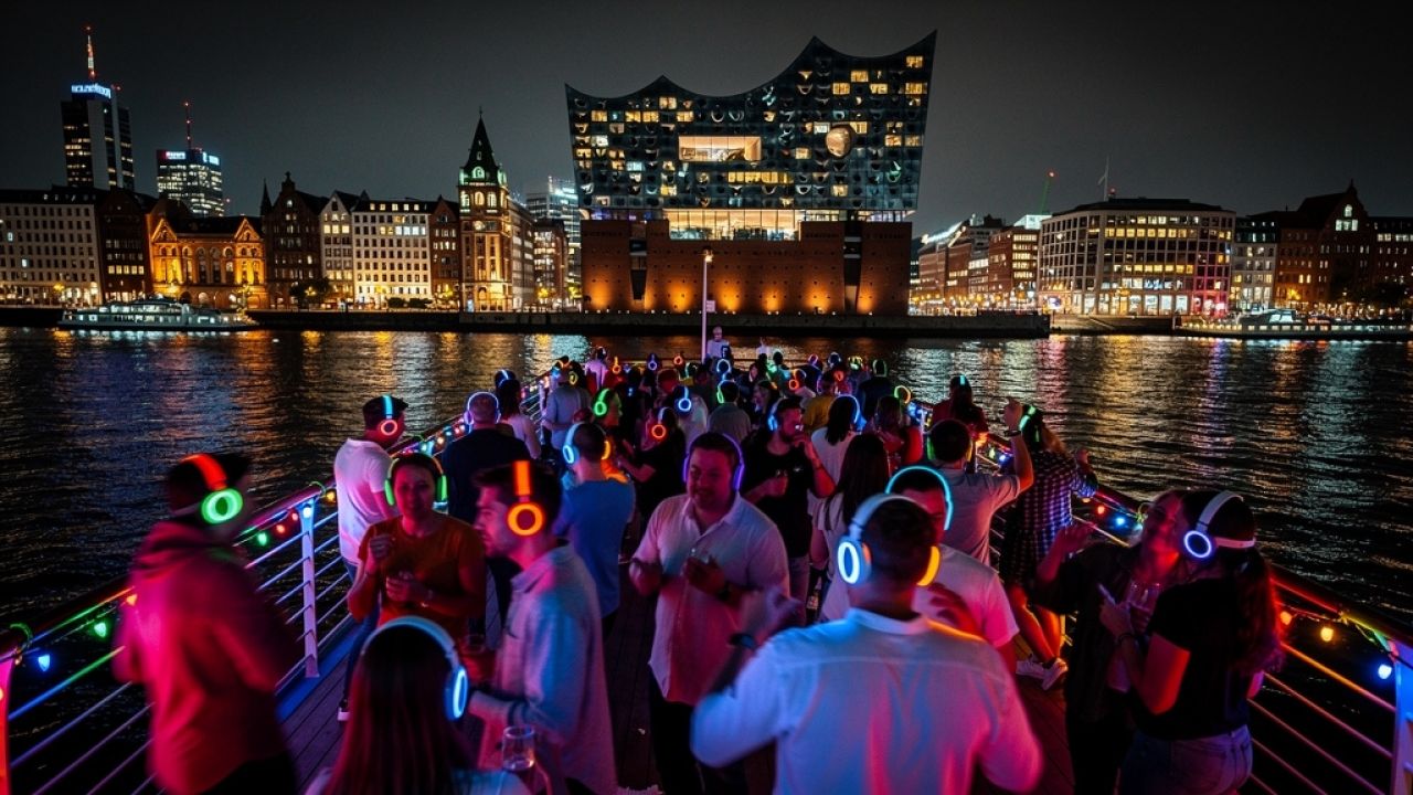 Silent Disco Hamburg: Dein Guide für die stillste Party der Stadt