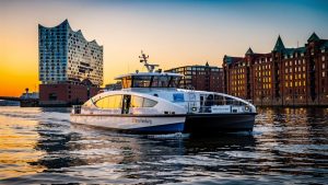 Fähren in Hamburg – HVV auf dem Wasser: Dein Kompass durch die Elbmetropole