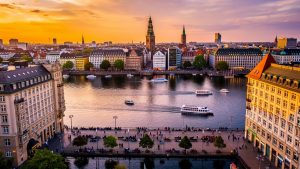 Binnenalster im Fokus: Dein ultimativer Guide zu Hamburgs pulsierendem Herz am Wasser