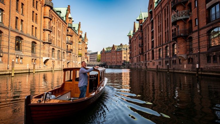 Kanalfahrt mit Guide: Entdecke Hamburgs Wasserwege neu – Neuigkeiten und Insider-Tipps für 2026