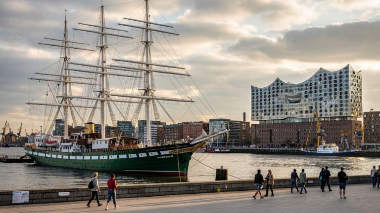 Leinen los für neue Abenteuer: Dein Besuch der Rickmer Rickmers in Hamburg
