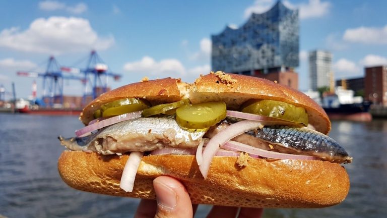 Der Fischbrötchenklassiker Hamburg: Zwischen Tradition und neuen Trends