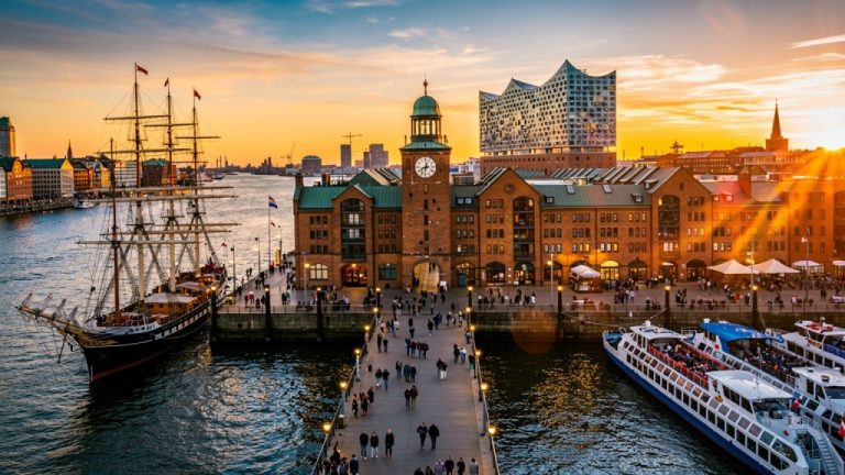 Landungsbrücken Hamburg: Dein Tor zur Welt im Wandel der Zeit – Aktuelle Neuigkeiten 2025/2026