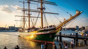 Neuigkeiten vom Rickmer Rickmers Museumsschiff: Hamburgs schwimmendes Wahrzeichen erstrahlt in neuem Glanz!