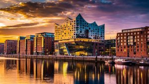 HafenCity Architektur-Tour: Entdecke Hamburgs Vision am Wasser!